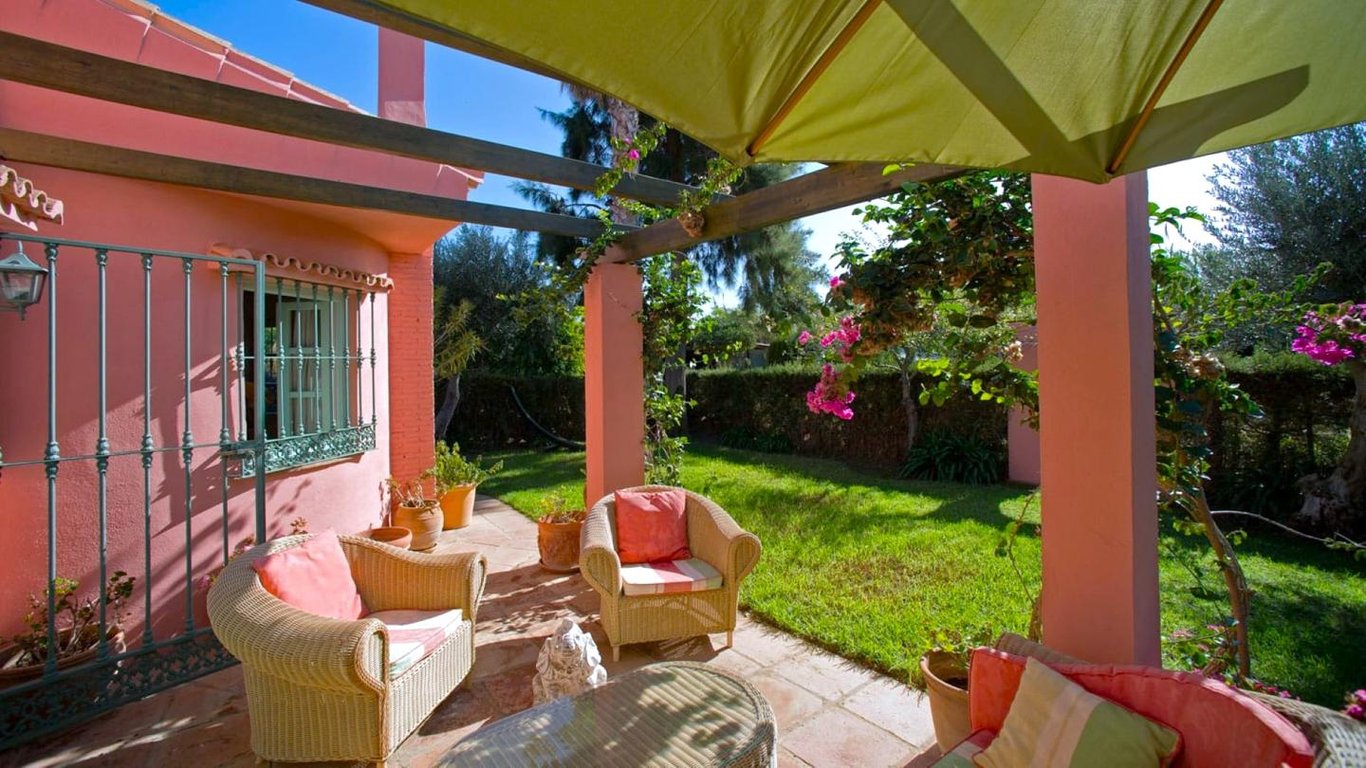 House in Estepona - Image 2