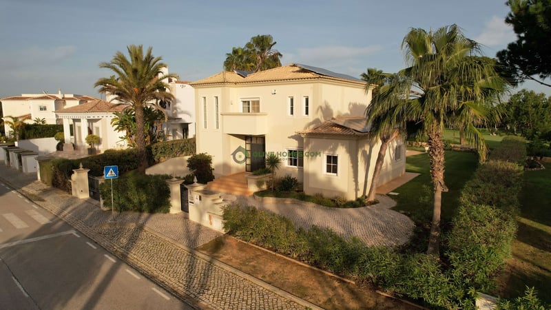 Villa in Quarteira - view 1