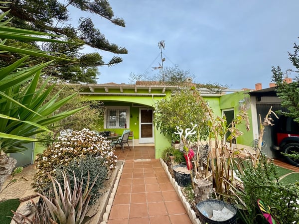 Villa in Santa Cruz - view 1