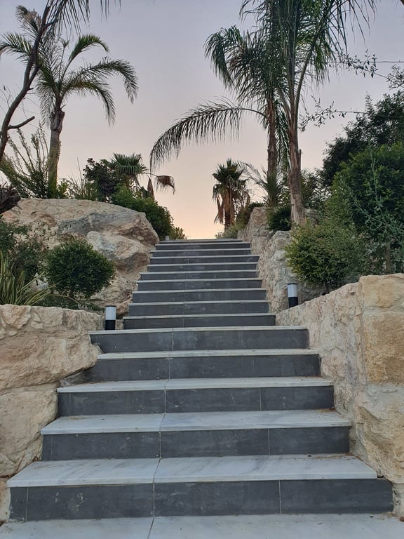 House in Parekklisha - Image 3