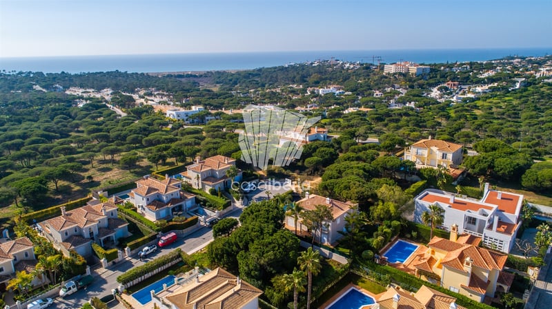 House in Almancil - view 1