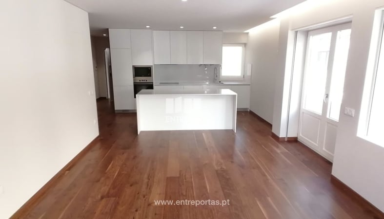 House in Povoa de Varzim - view 1