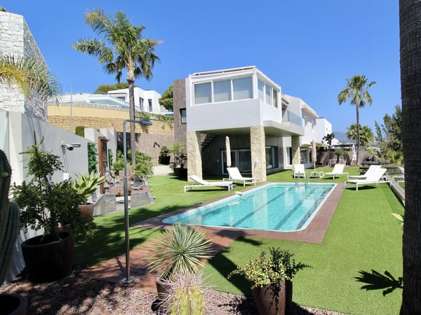 Villa in Malaga - view 1