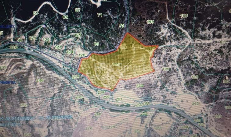 Land in Choirokoitia - view 1