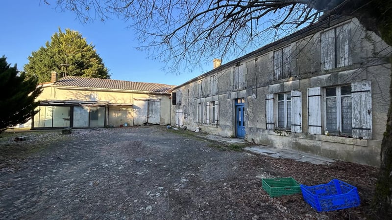 House in Barbezieux-Saint-Hilaire - view 1