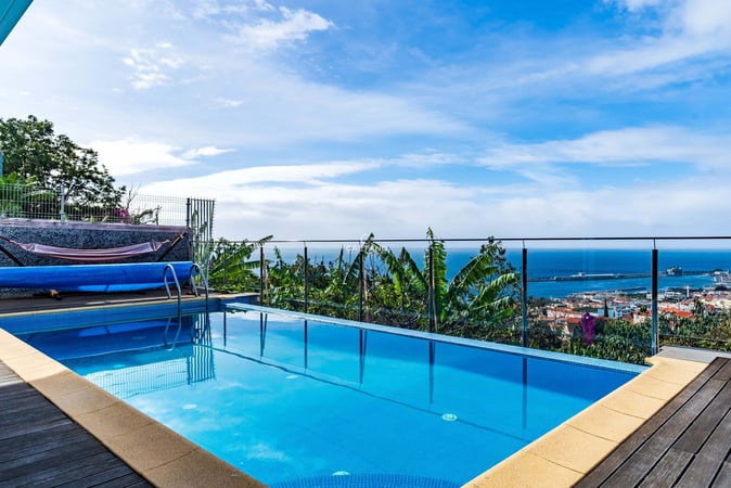 Villa in Funchal - view 1