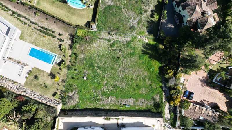 House in El Paraiso - view 1