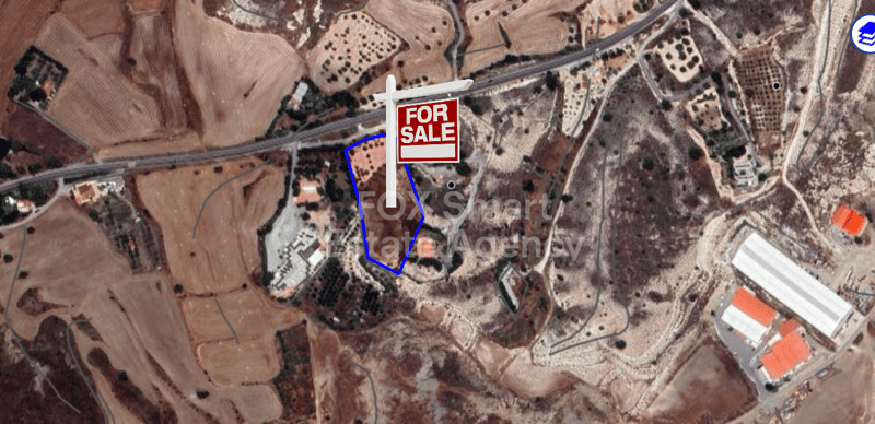 Land in Agia Varvara Lefkosias - view 1