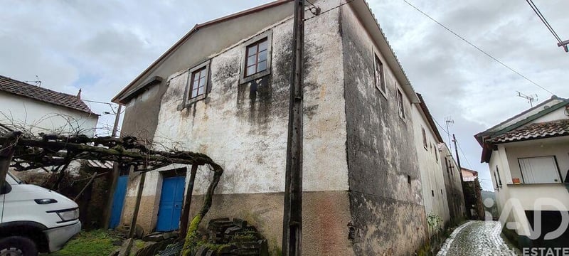 House in Aguda - view 1