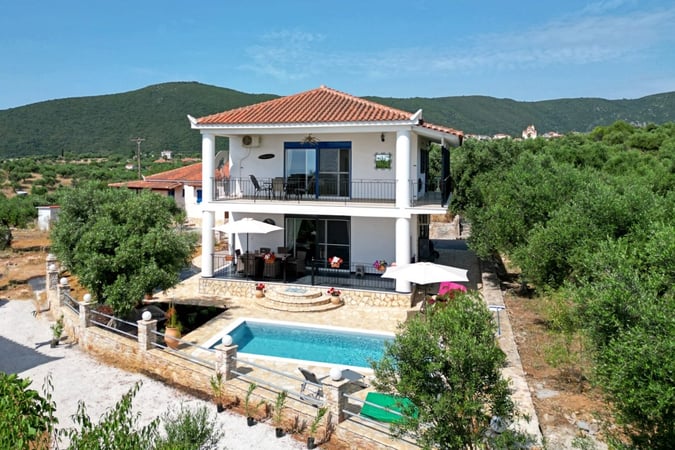 Villa in Vasilitsi - view 1