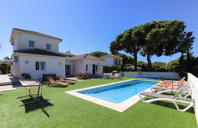 Villa in Sitio de Calahonda - view 1