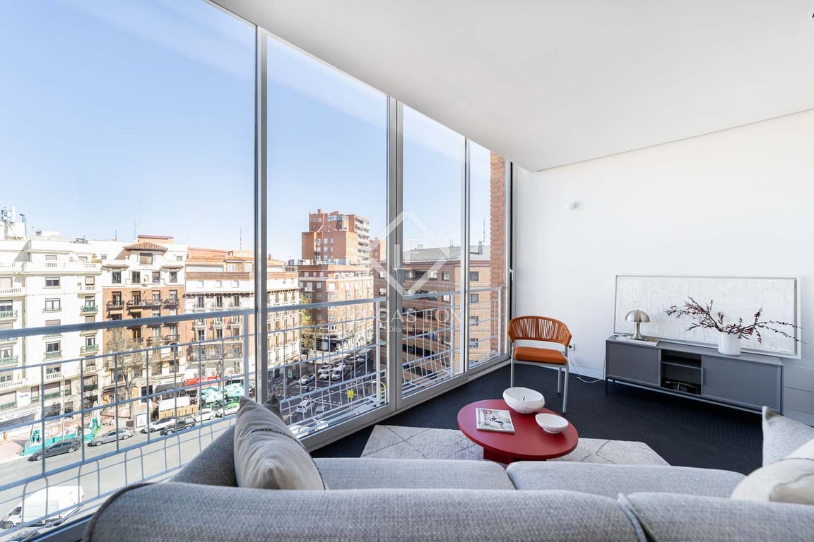Apartment in Comunidad de Madrid - Image 2