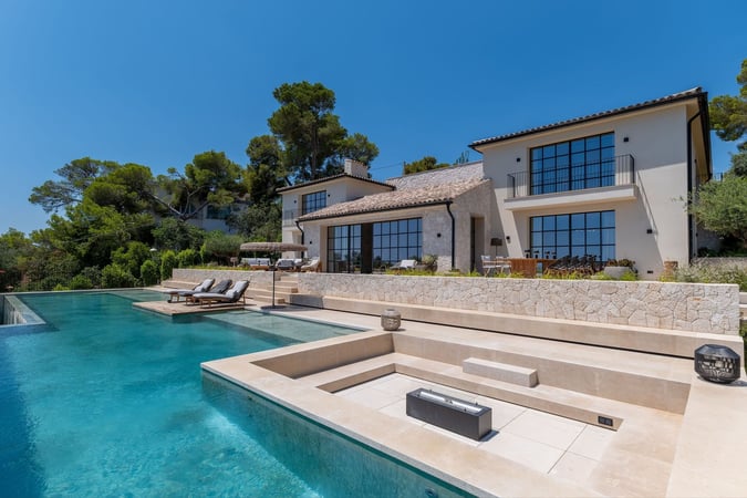 Villa in Bendinat - view 1