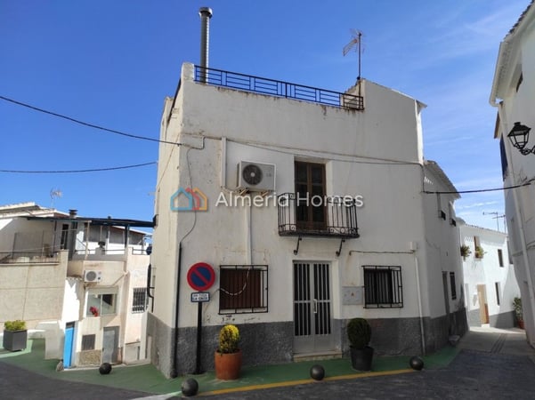House in Lucar - view 1