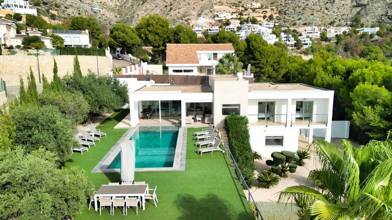 Villa in Bernia - view 1