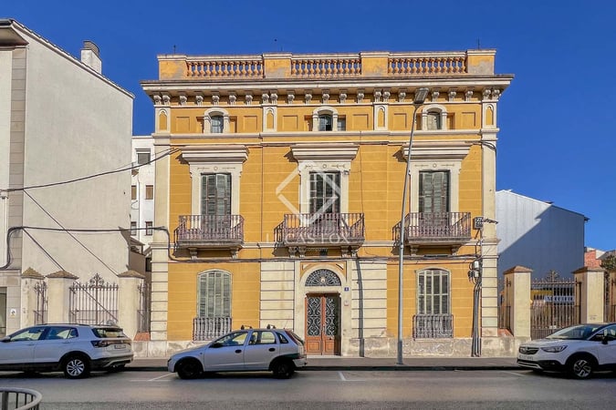 House in Olot - view 1