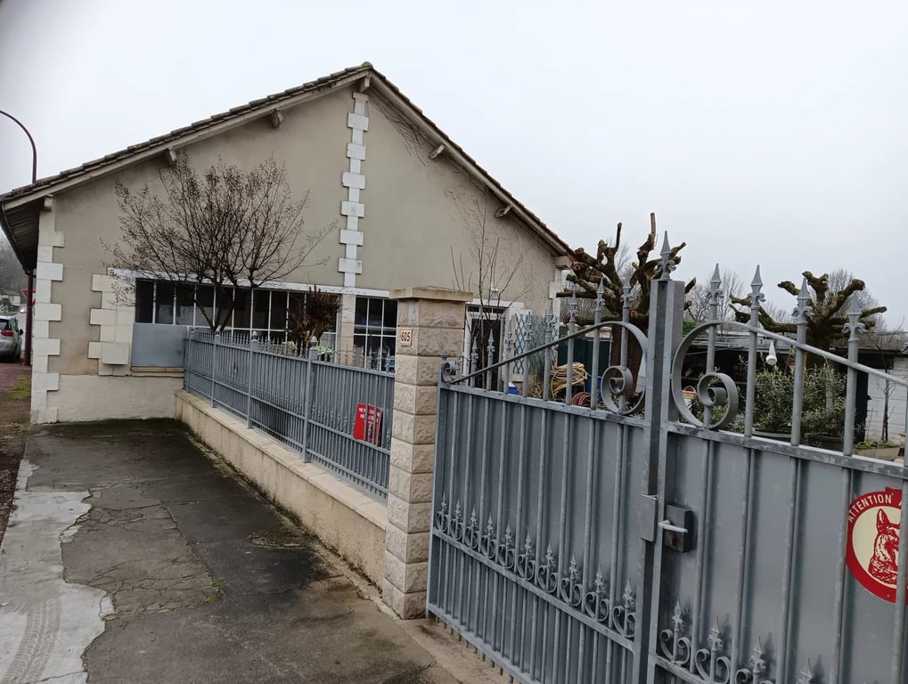 House in Riberac - Image 2