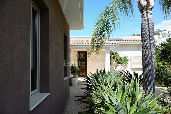 House in Mesa Chorio - view 1