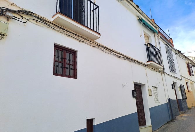 House in Granada - view 1