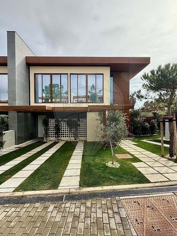 Villa in Cascais - Image 2