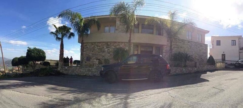 House in Pano Lefkara - view 1