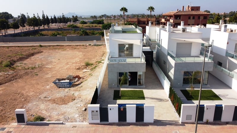 House in Los Alcazares - view 1