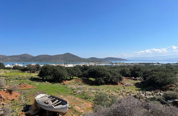 House in Agios Nikolaos - view 1