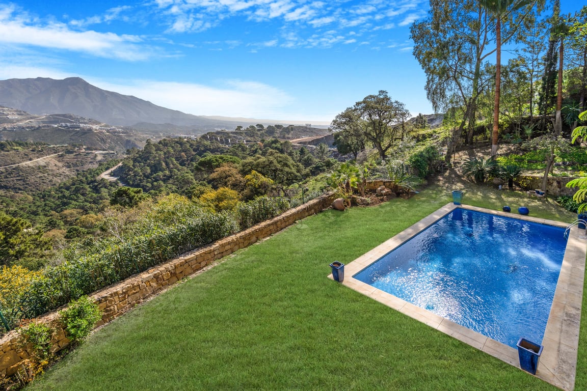 Villa in Urbanizacion la Heredia - Image 2