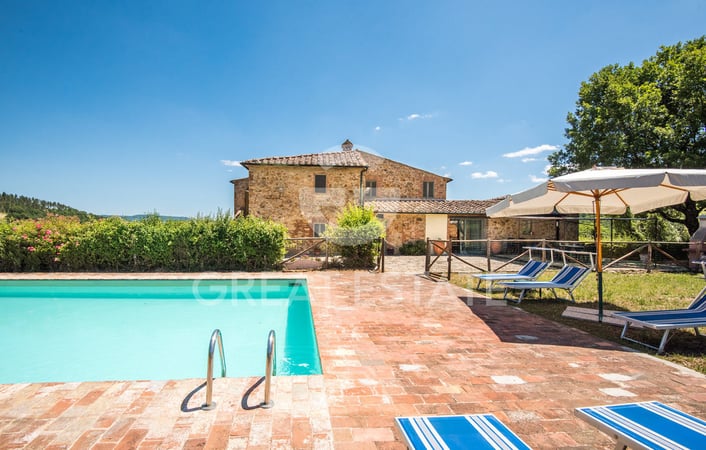 House in Radicondoli - view 1