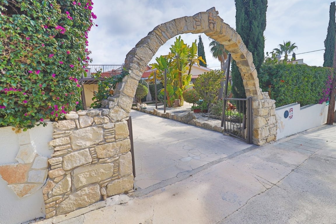 House in Pegeia - Image 2