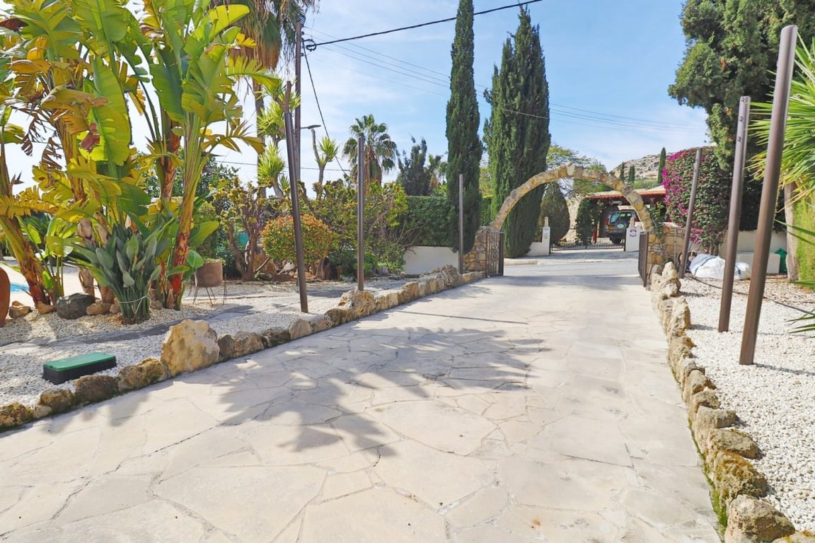 House in Pegeia - Image 3