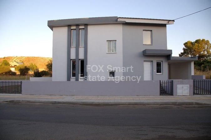 House in Agia Varvara Lefkosias - view 1