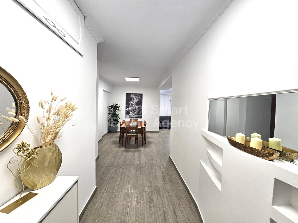 Apartment in Ayioi Omoloyites - Image 2