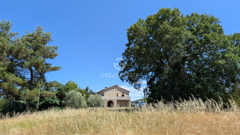 House in Montegabbione - view 1