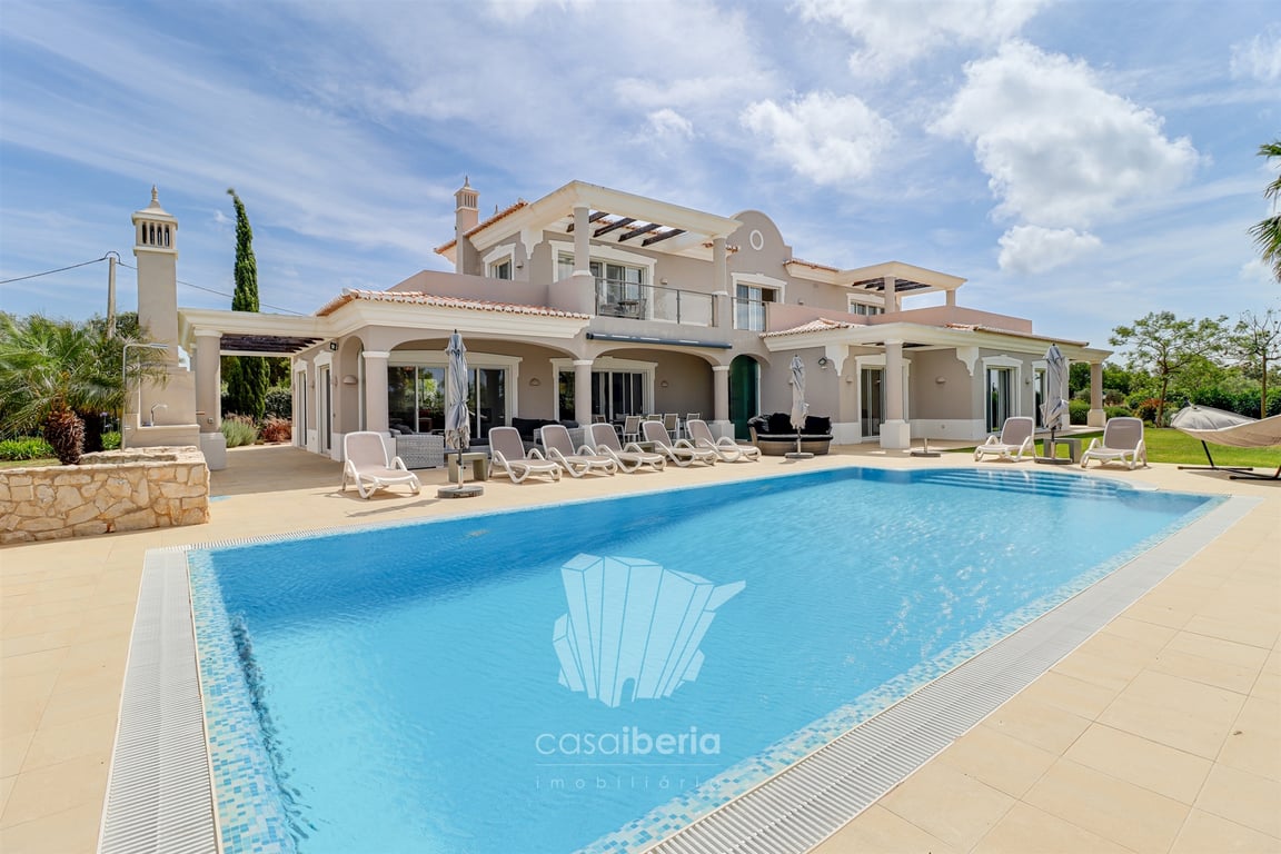 House in Estombar - Image 3