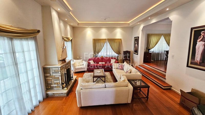 House in Agia Paraskevi - view 1