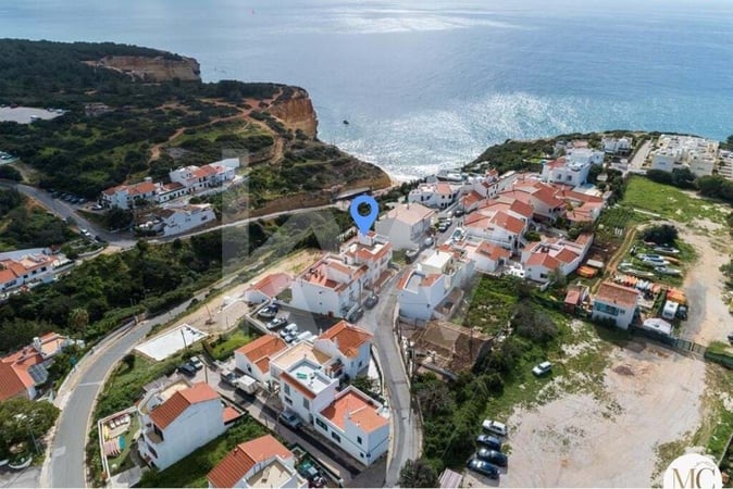 Villa in Lagoa - view 1