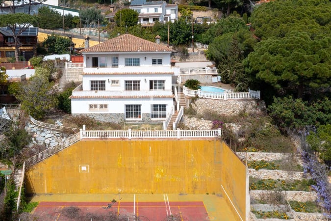 House in Premia de Dalt - view 1