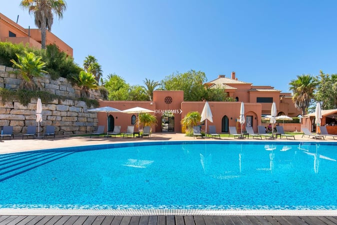 Apartment in Pera - view 1