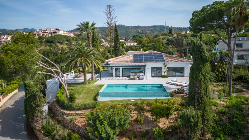 Villa in Artola - view 1