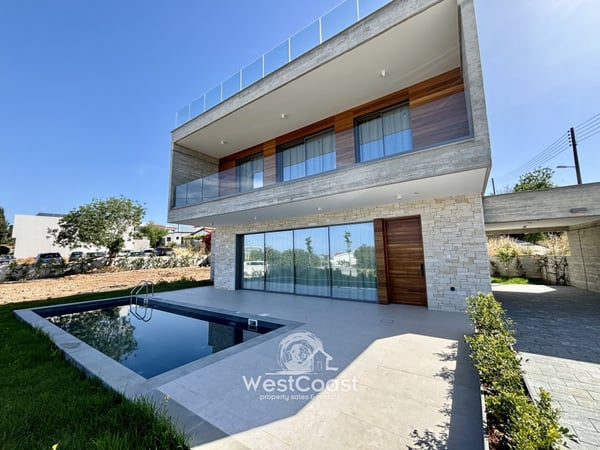 House in Konia - view 1