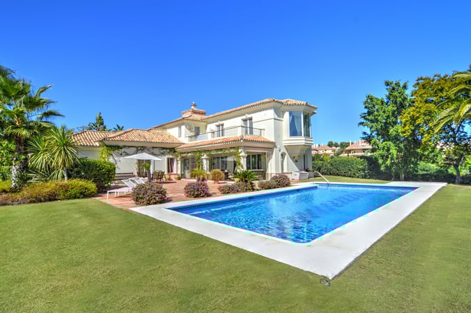 Villa in Sotogrande - view 1