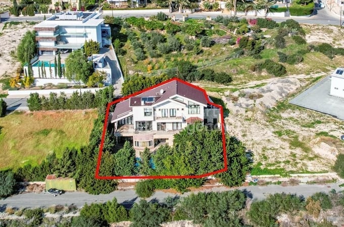 House in Mouttagiaka - view 1