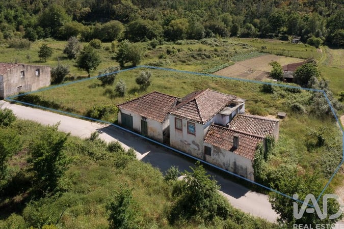 House in Lousa - view 1