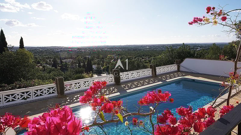 House in Almancil - view 1