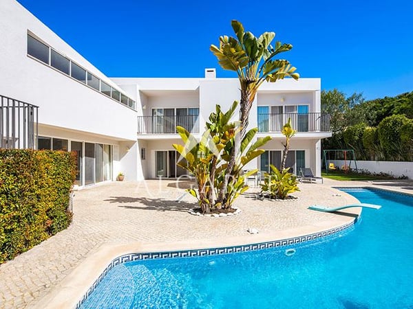 House in Almancil - view 1