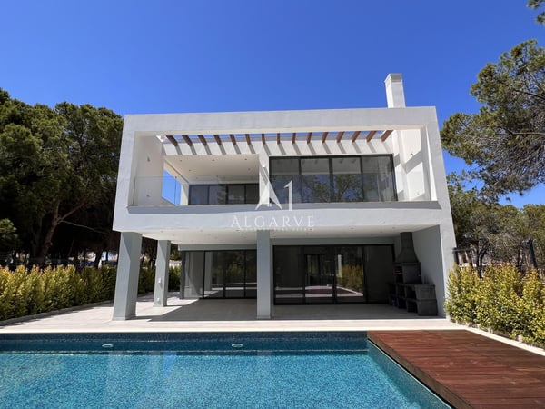 House in Almancil - view 1