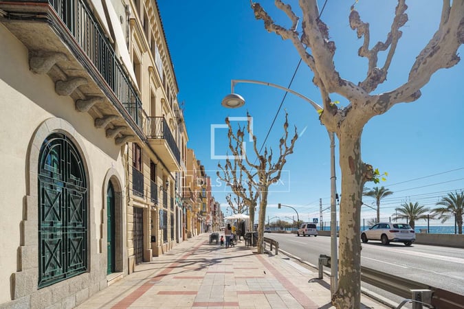 House in El Masnou - view 1