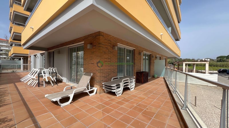 Apartment in Quarteira - view 1