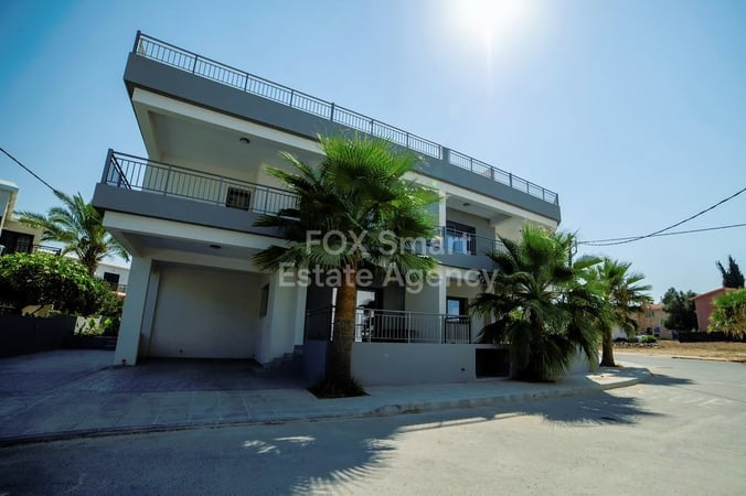 Apartment in Paphos - view 1